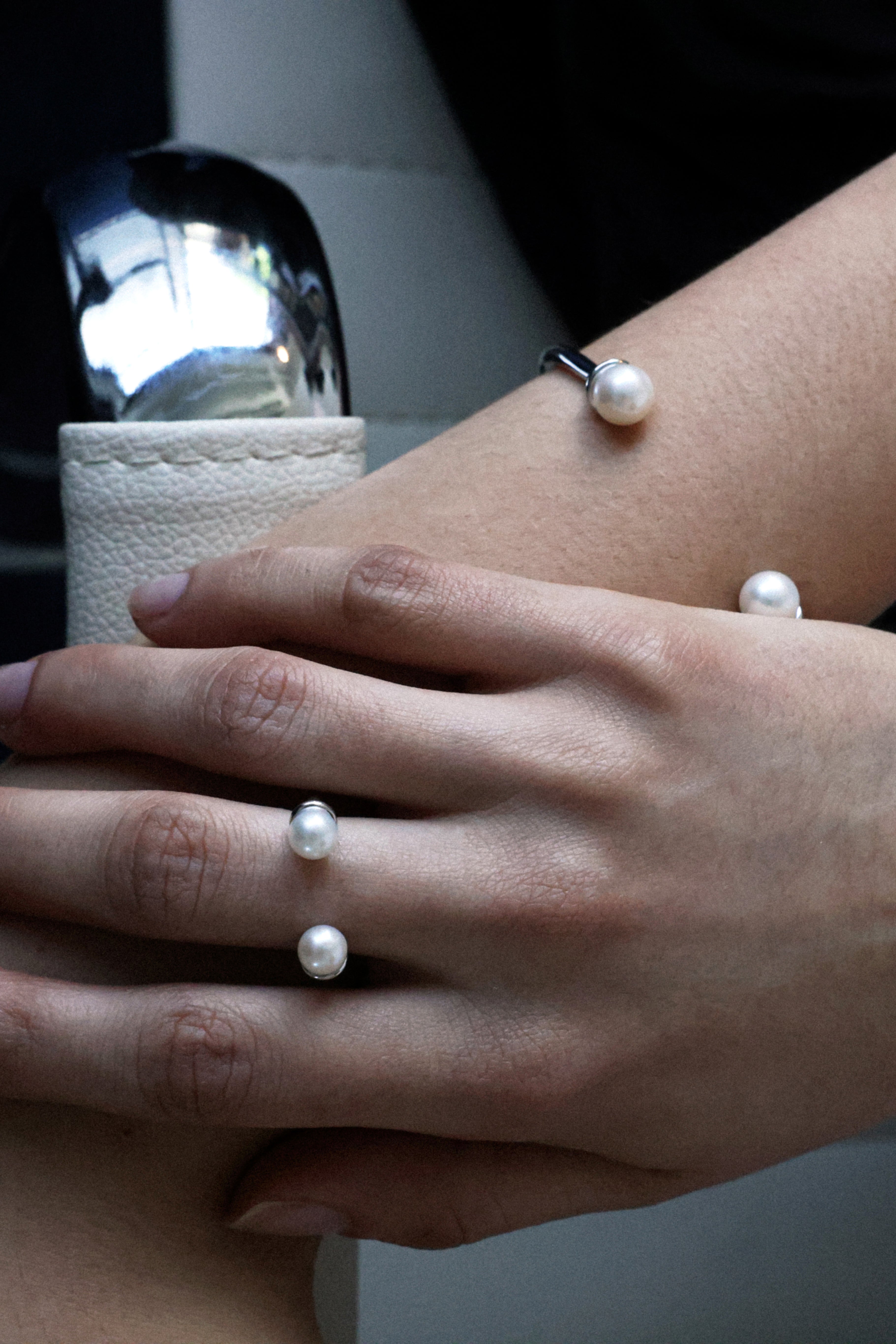 冷白色6毫米双珍珠开口戒指