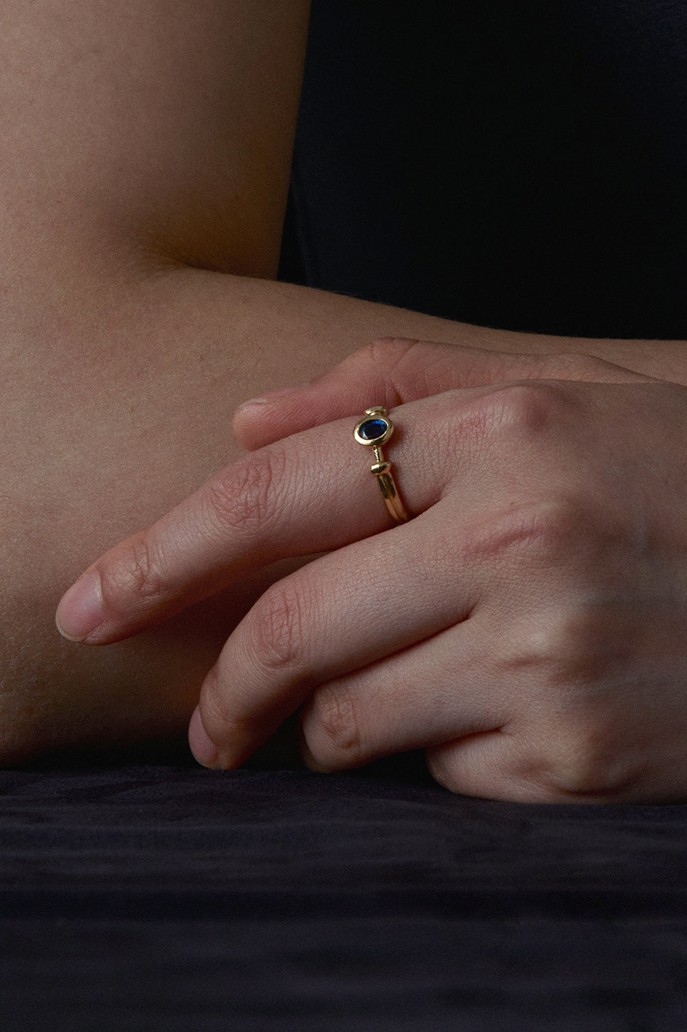 ルネサンスコラムサファイアリング