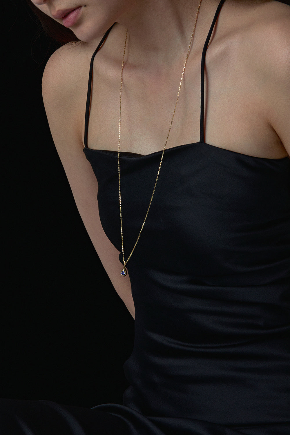 文艺复兴水滴坦桑石吊坠