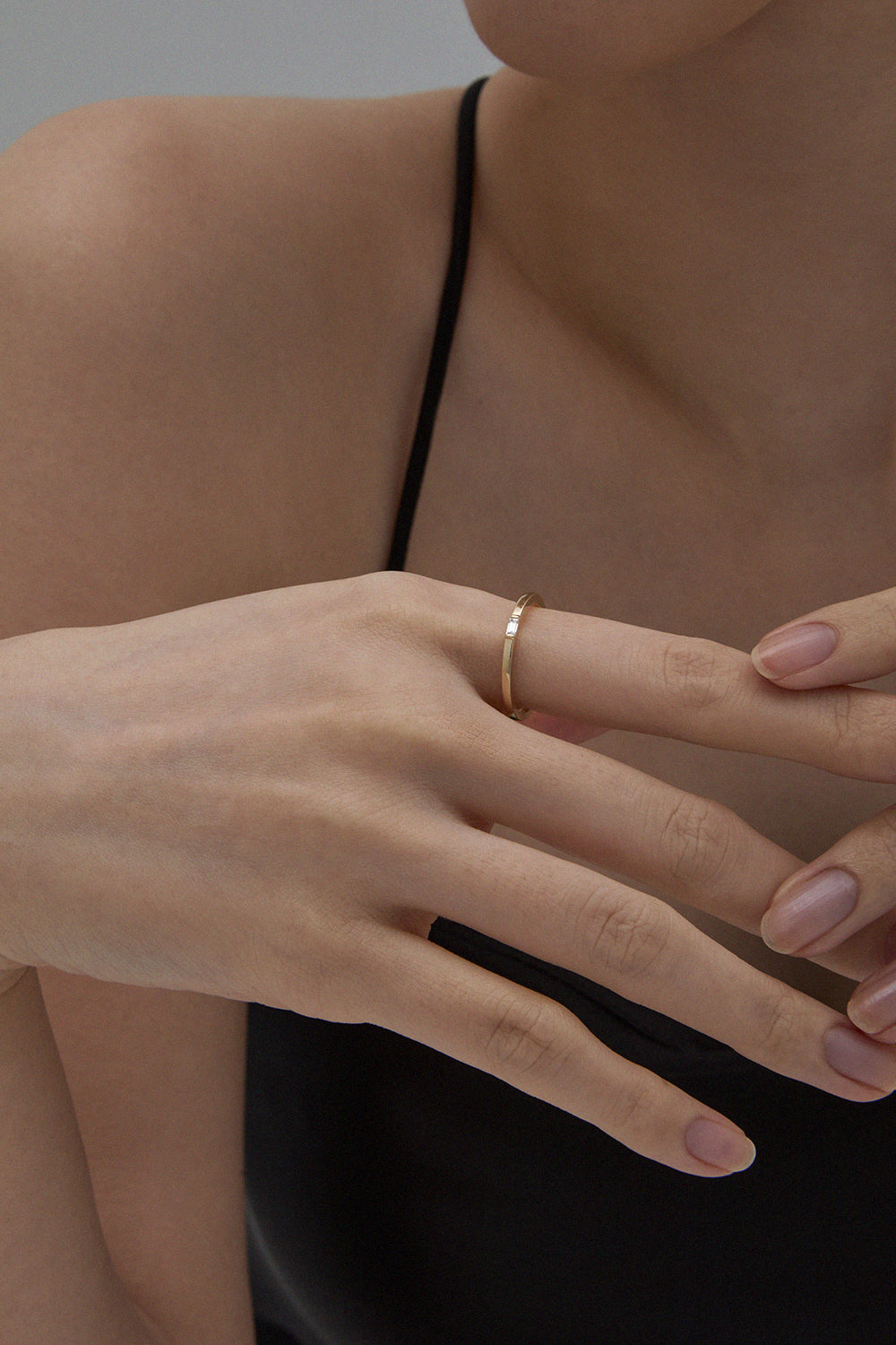 10K SLIM BODY BAGUETTE DIAMOND YELLOW GOLD RING