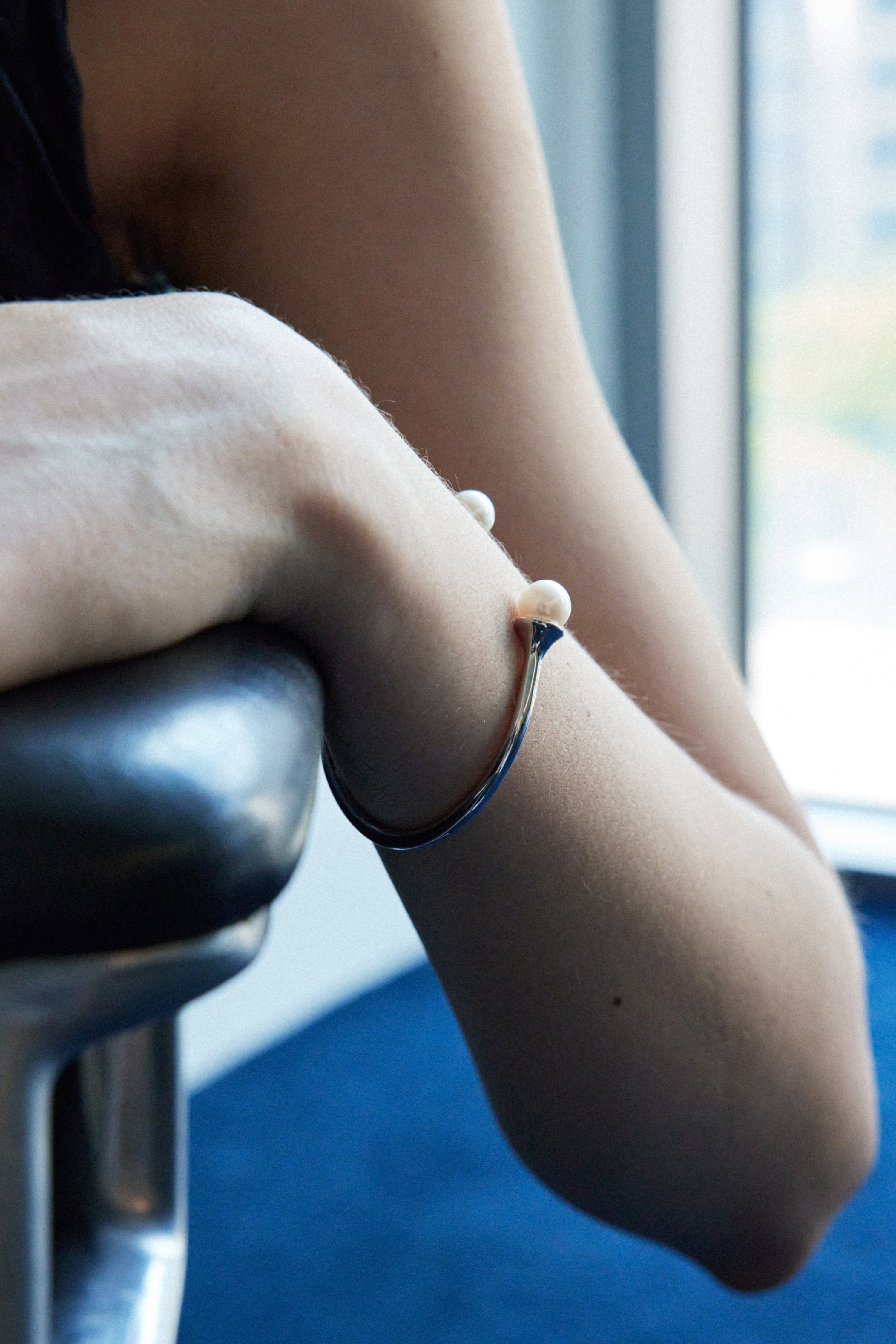 冷白双珍珠开口手链