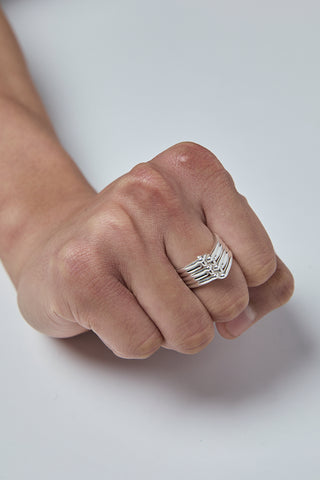 ENDLESS TIES RING