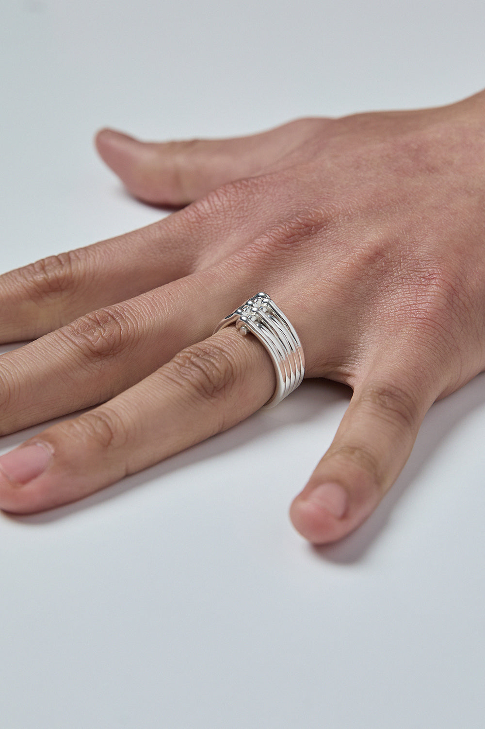 ENDLESS TIES RING