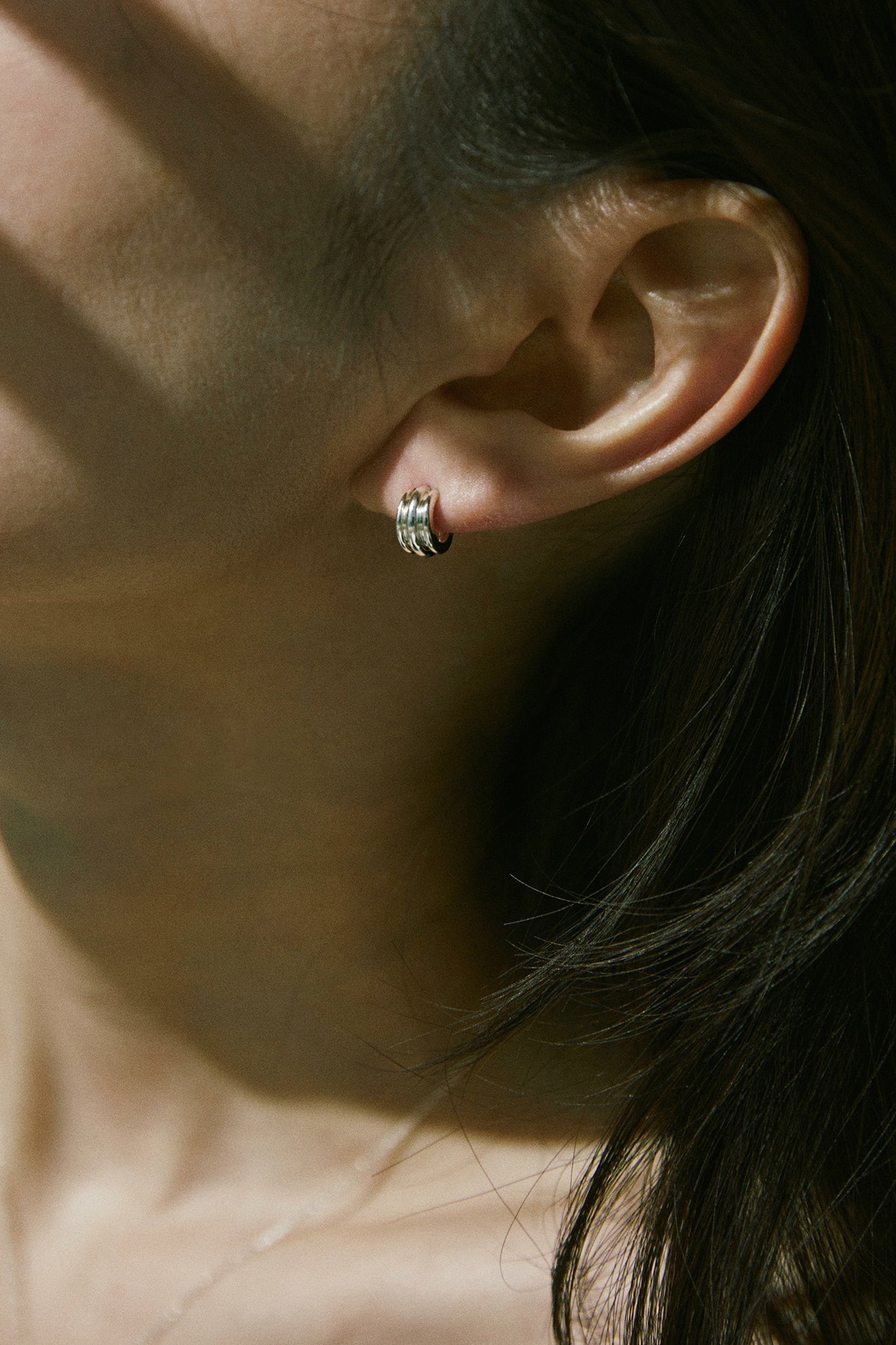 أقراط أذن على شكل وعاء فخاري مسطح