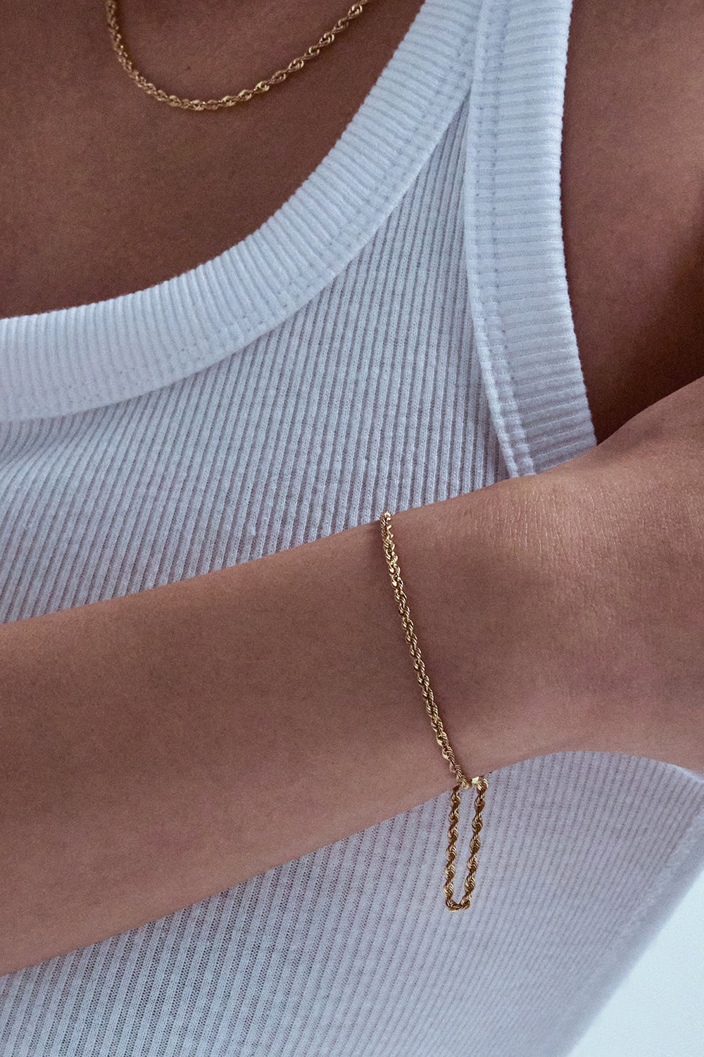 FREE LENGTH ROPE BRACELET IN GOLD
