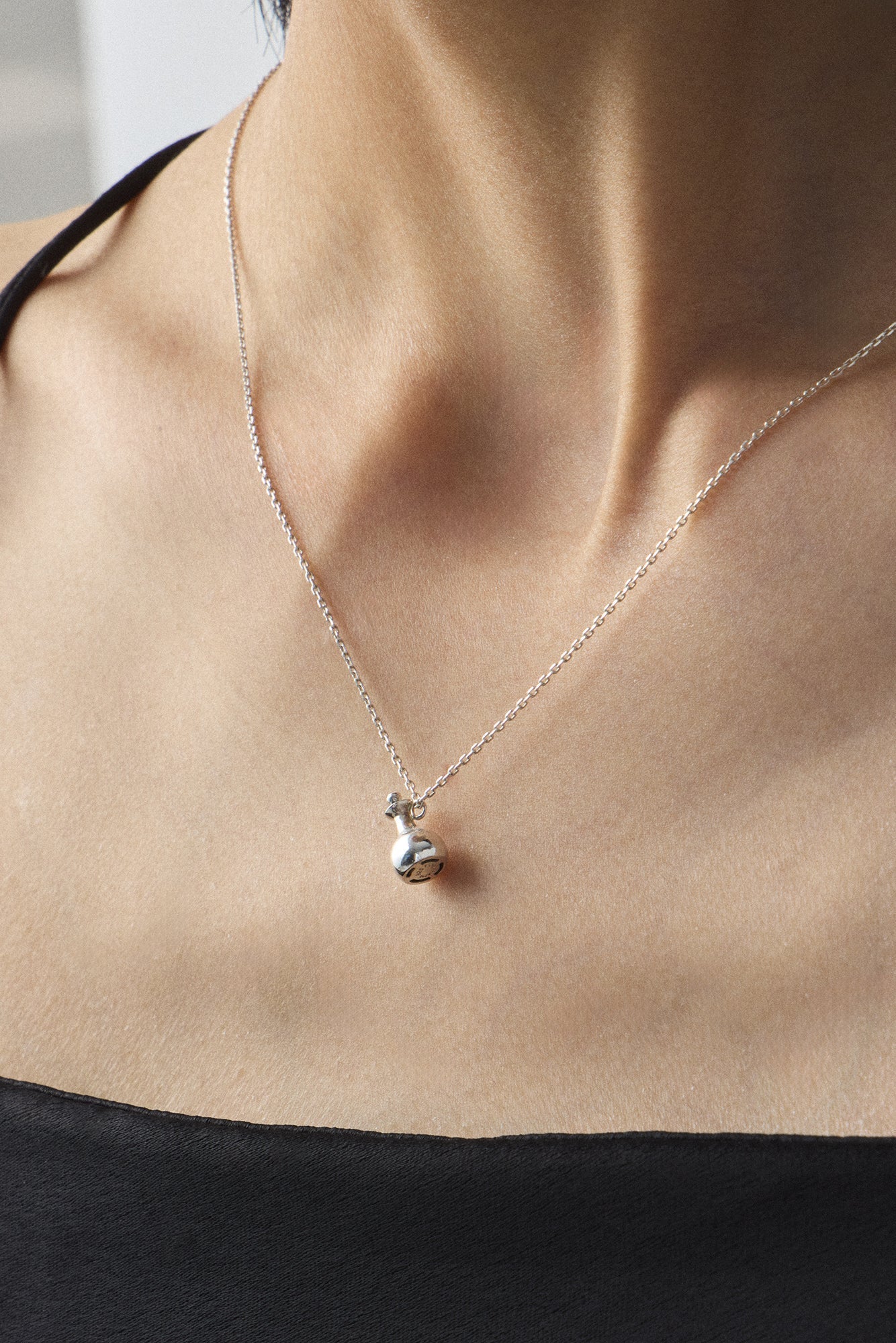 ミニボトルネックレス