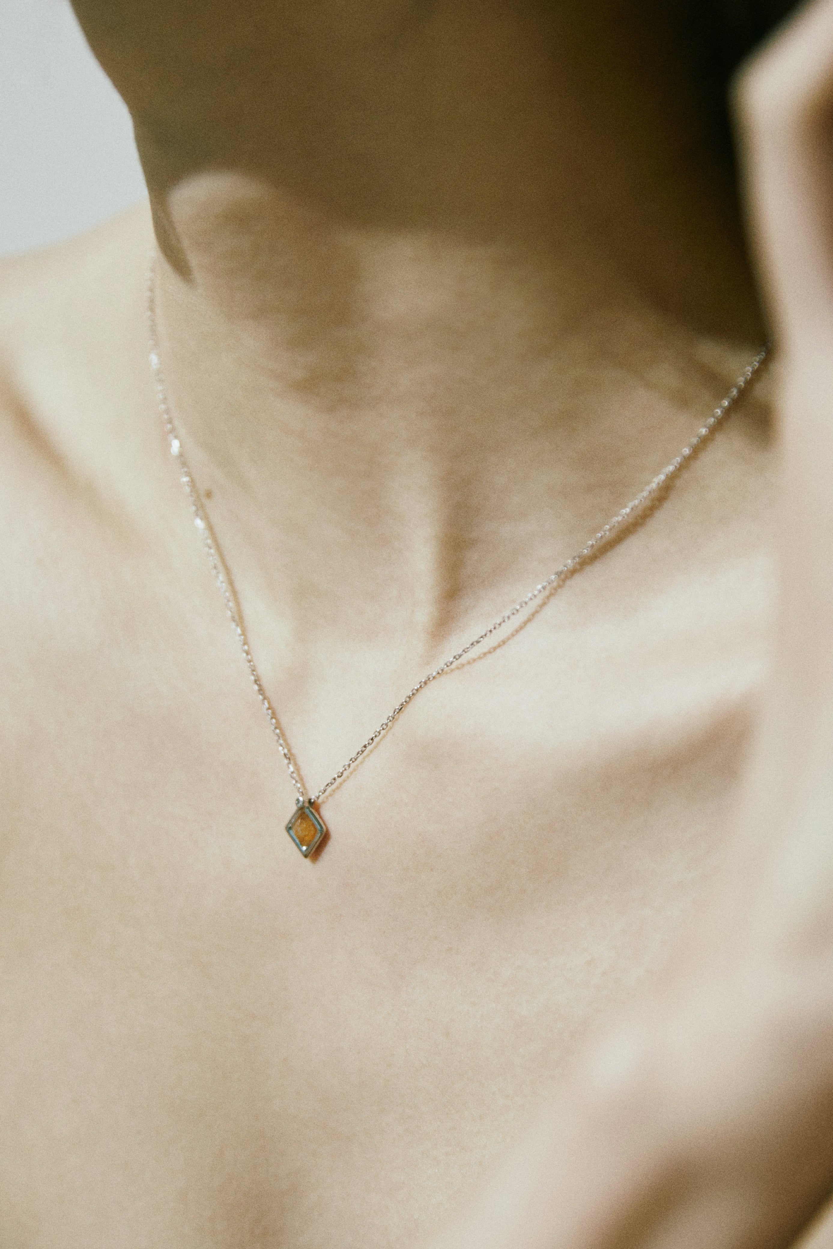 迷你永恒橙石英银项链