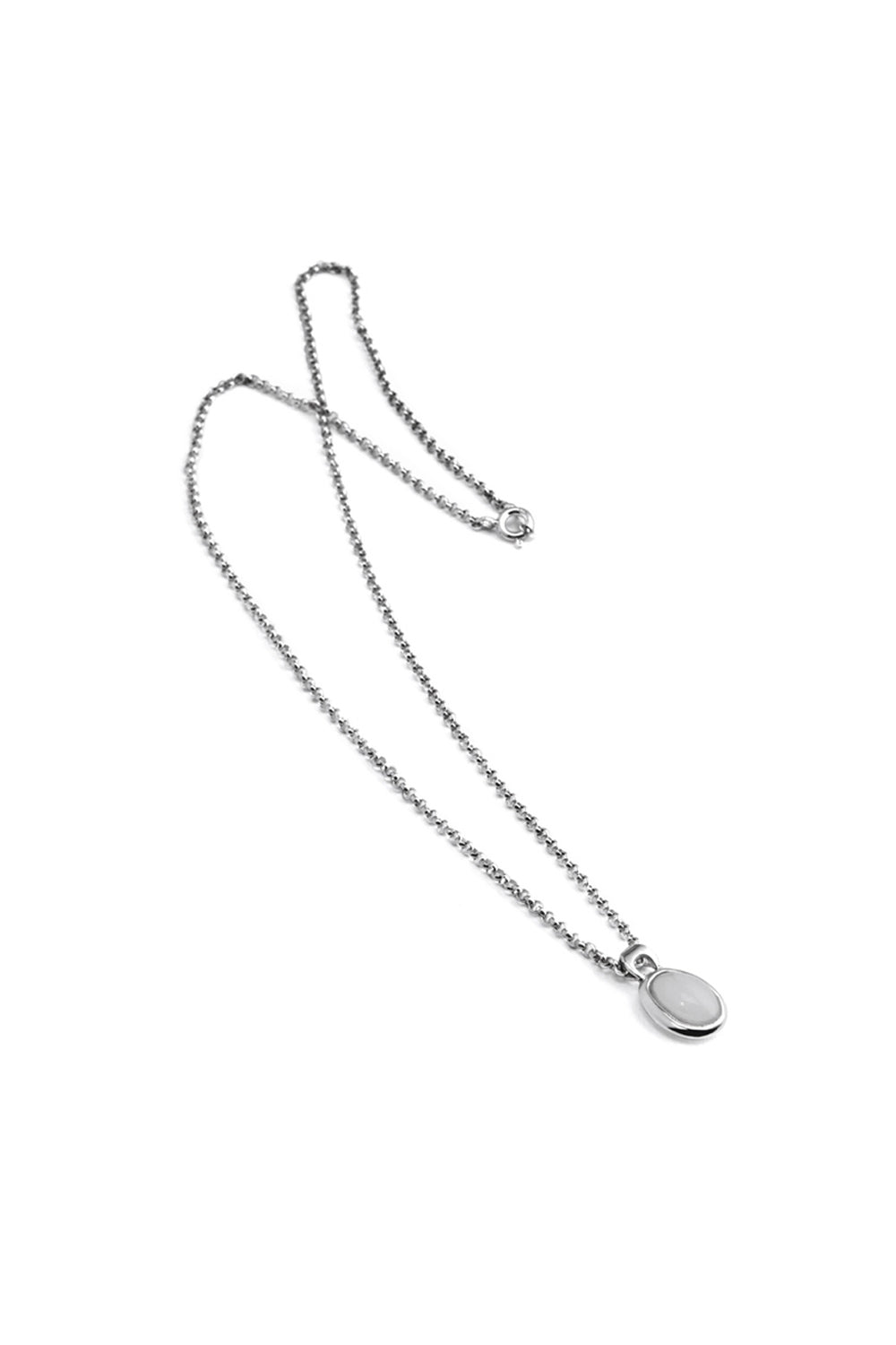 COLLIER EN QUARTZ BLANC POUR MAMAN