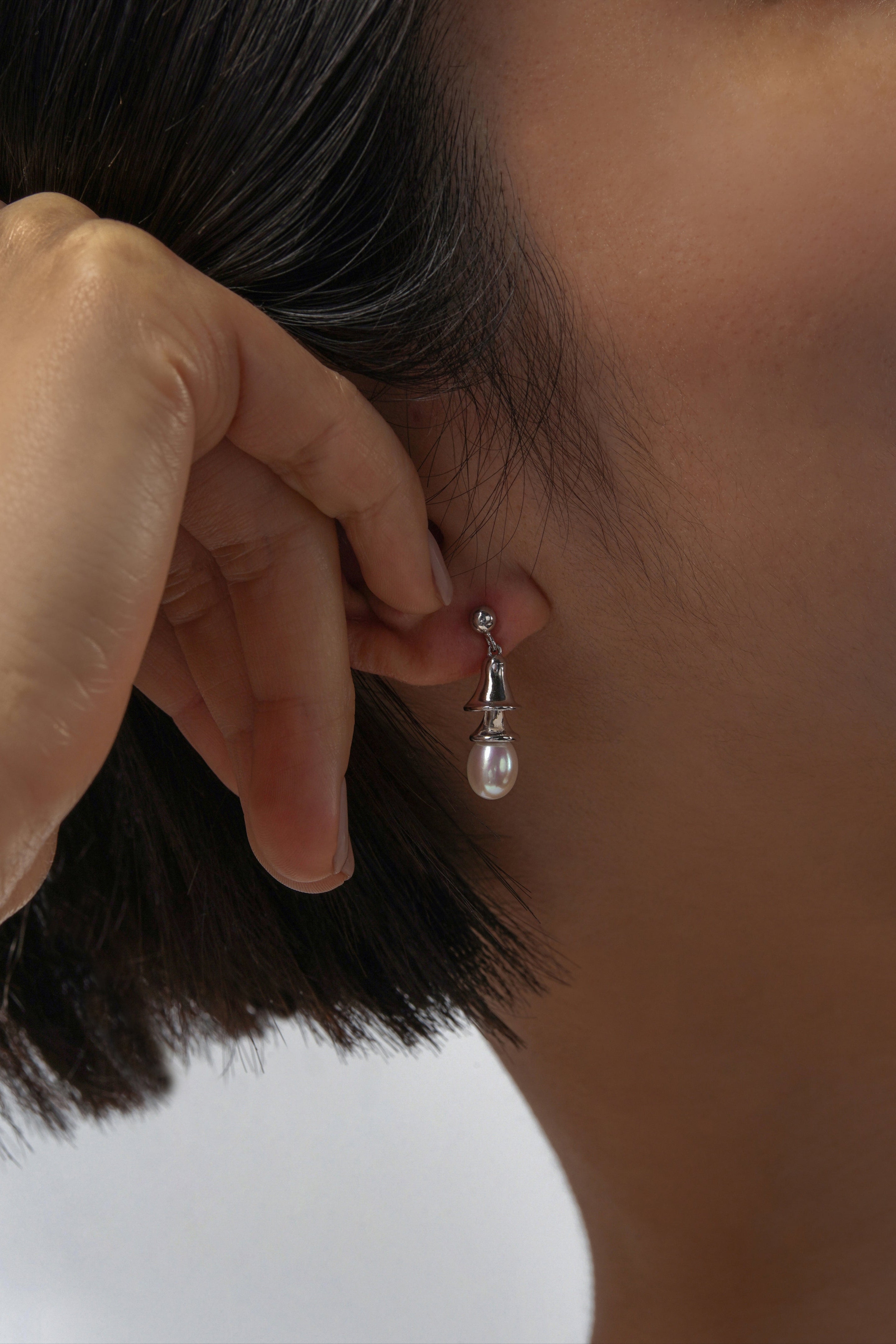 珍珠铃铛银耳环