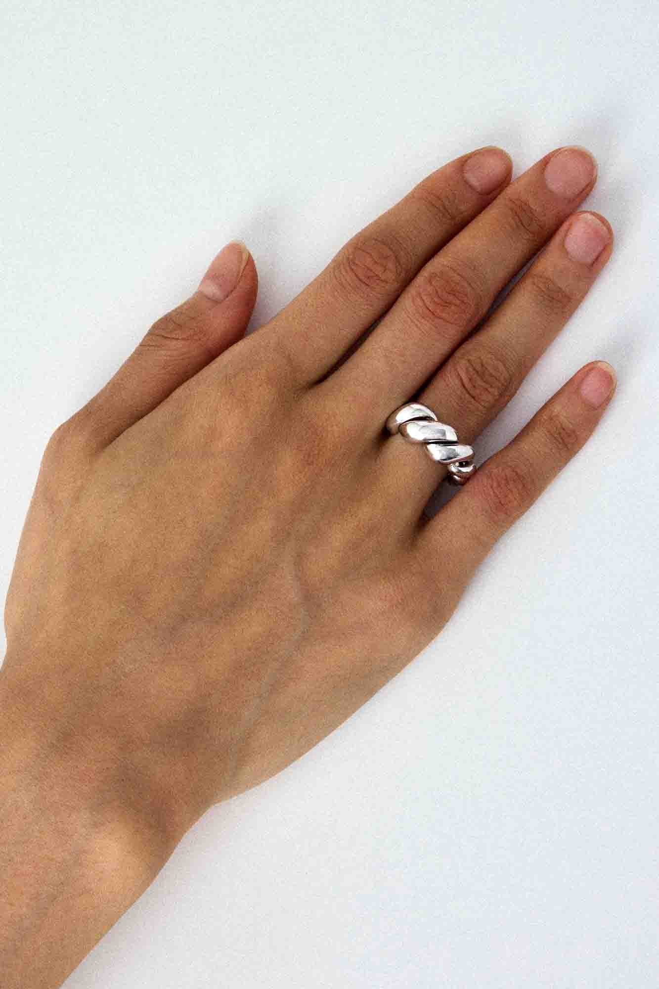 绳索扭结粗戒指