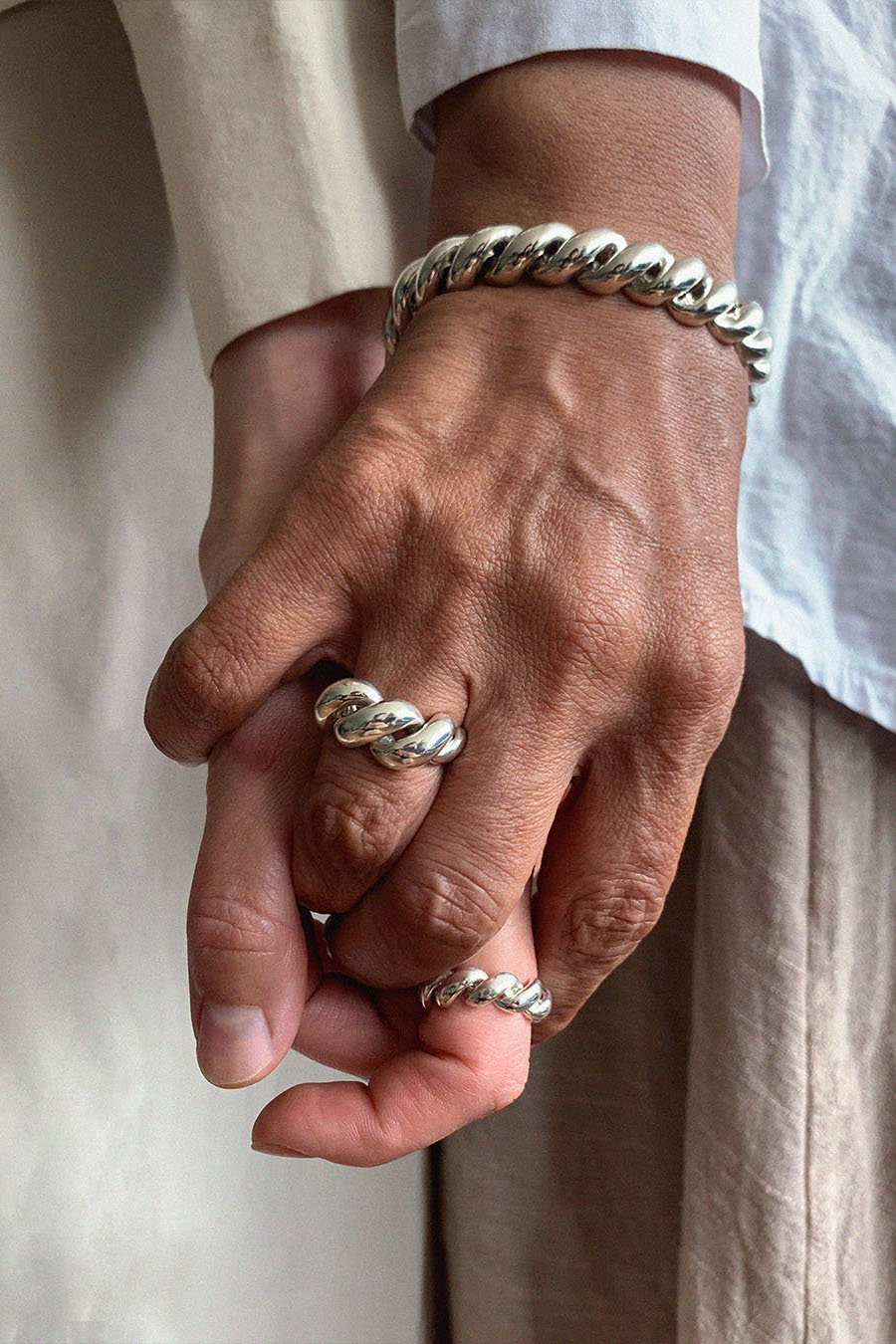 绳索扭结粗戒指