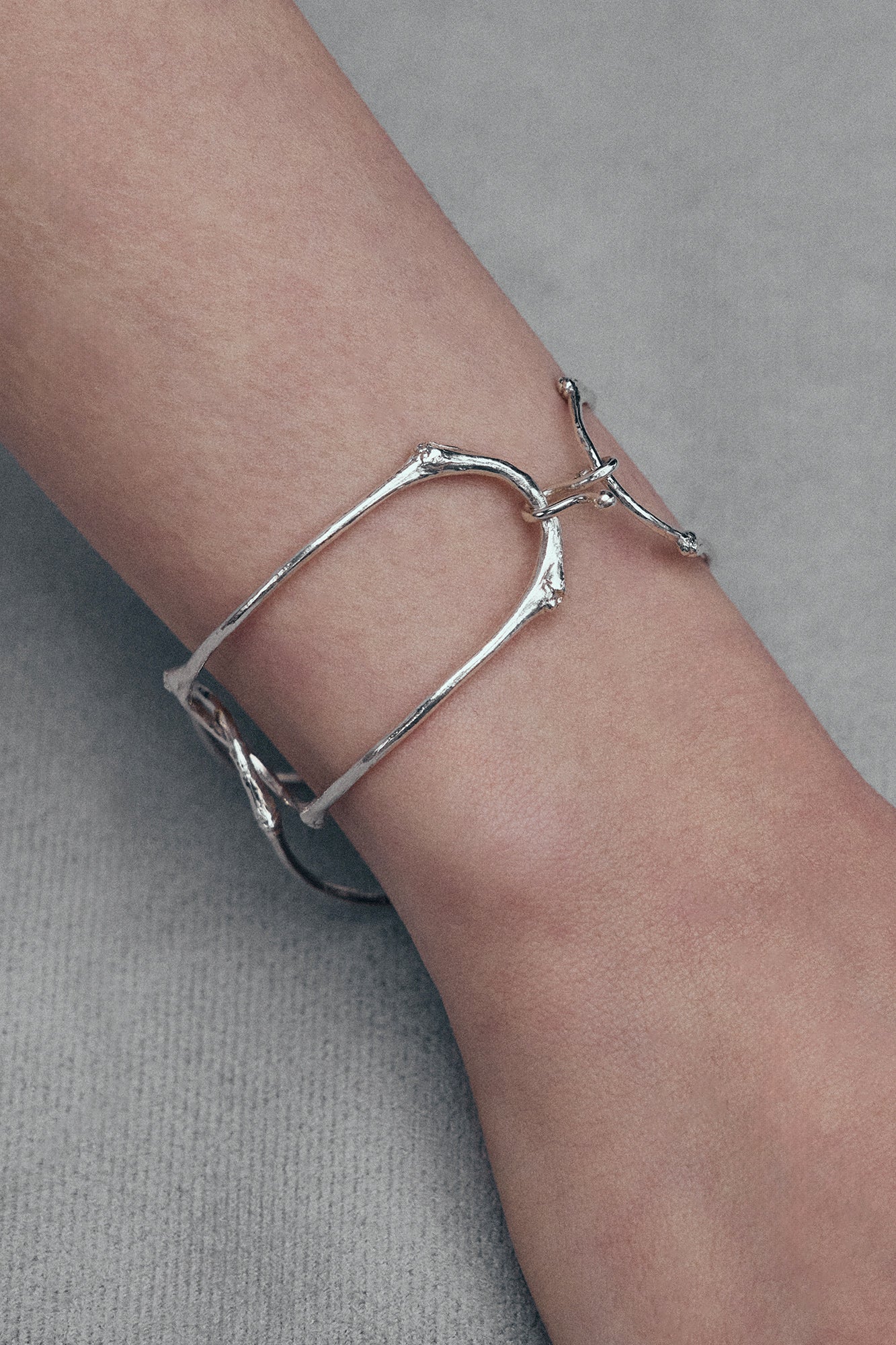 BRACCIALE A CATENA CON PIASTRELLA TWIG