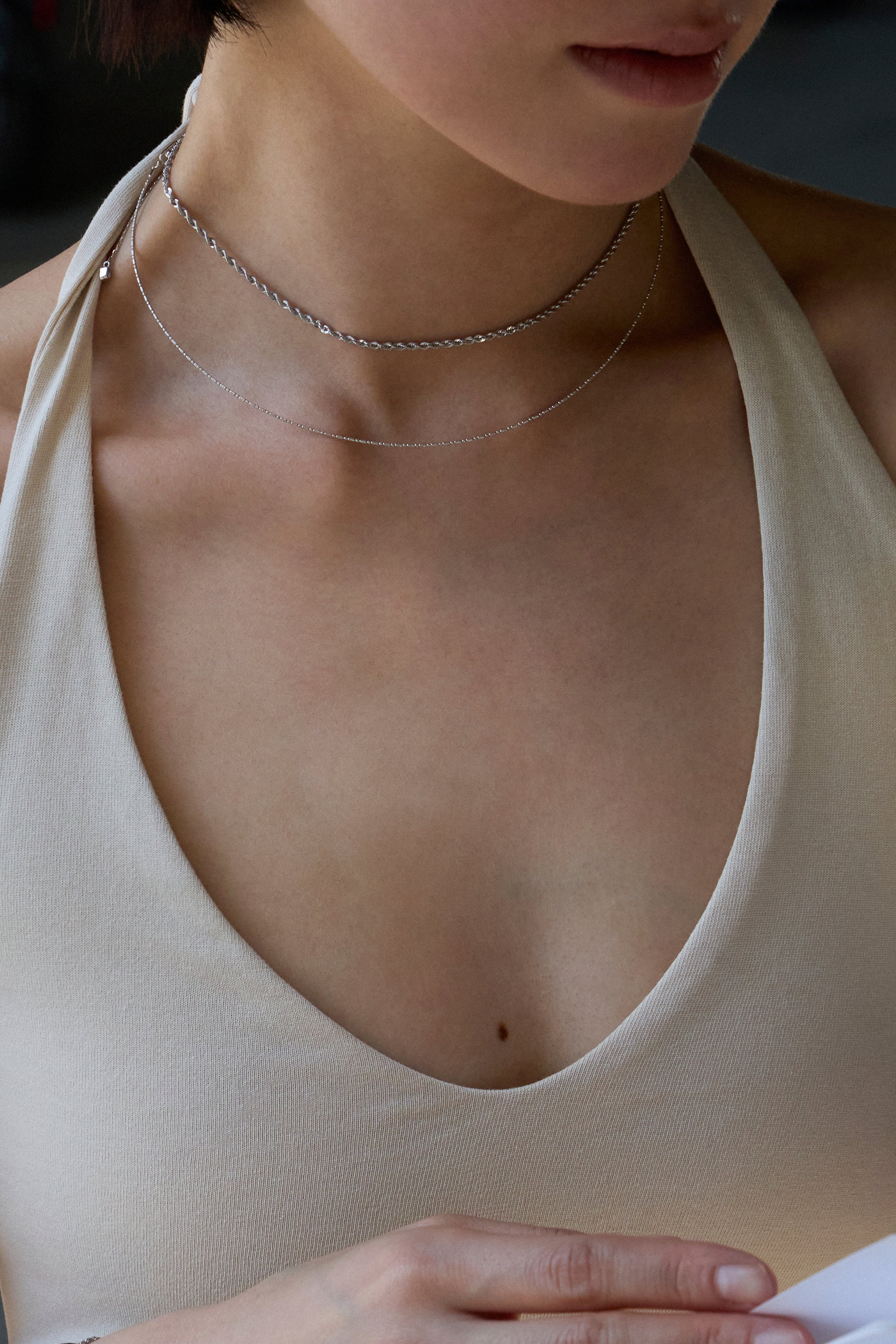 TITANIUM CORE OVAL LINK NECKLACE IN WHITE GOLD