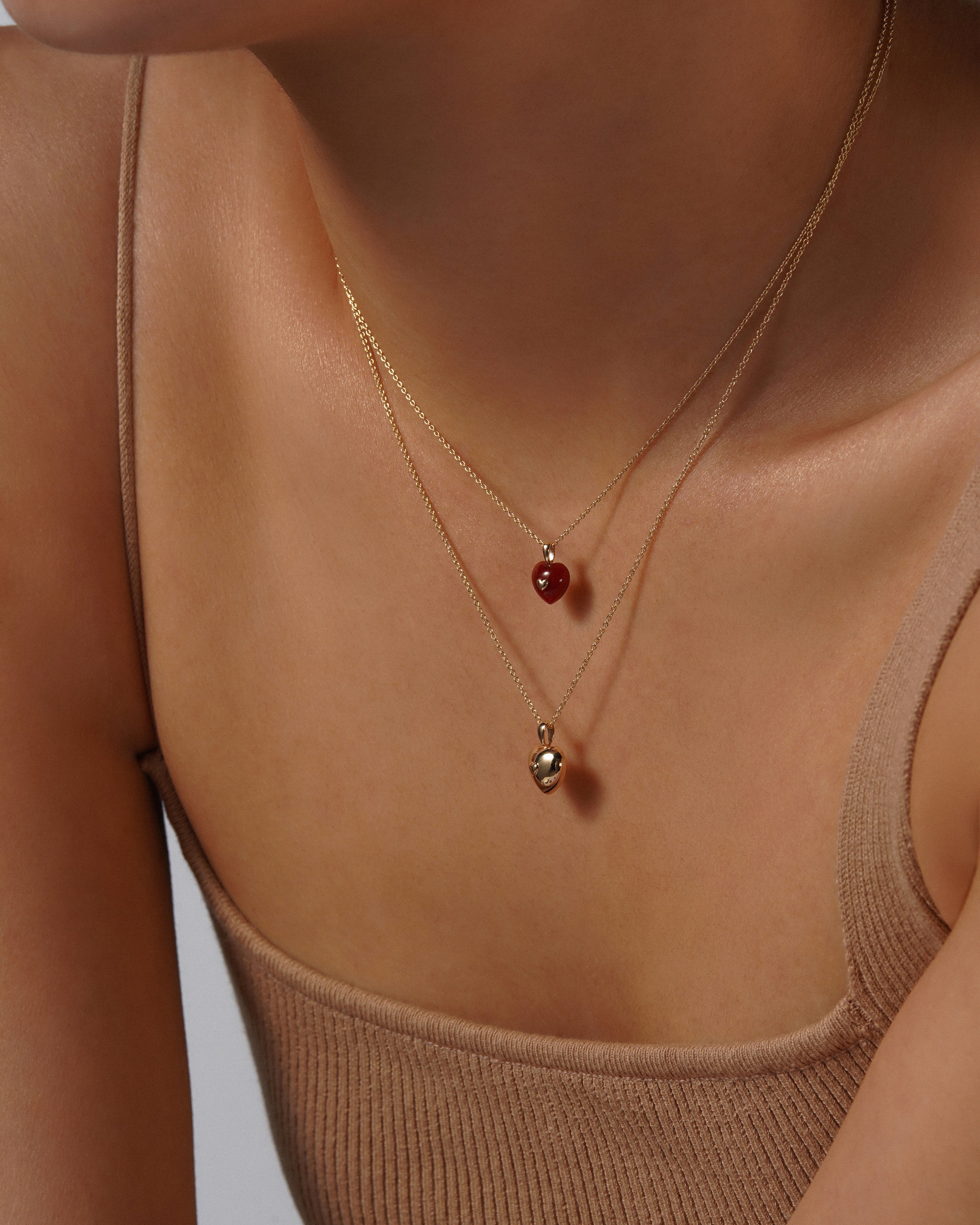 VERY VINTAGE TINY RED HEART PENDANT NECKLACE