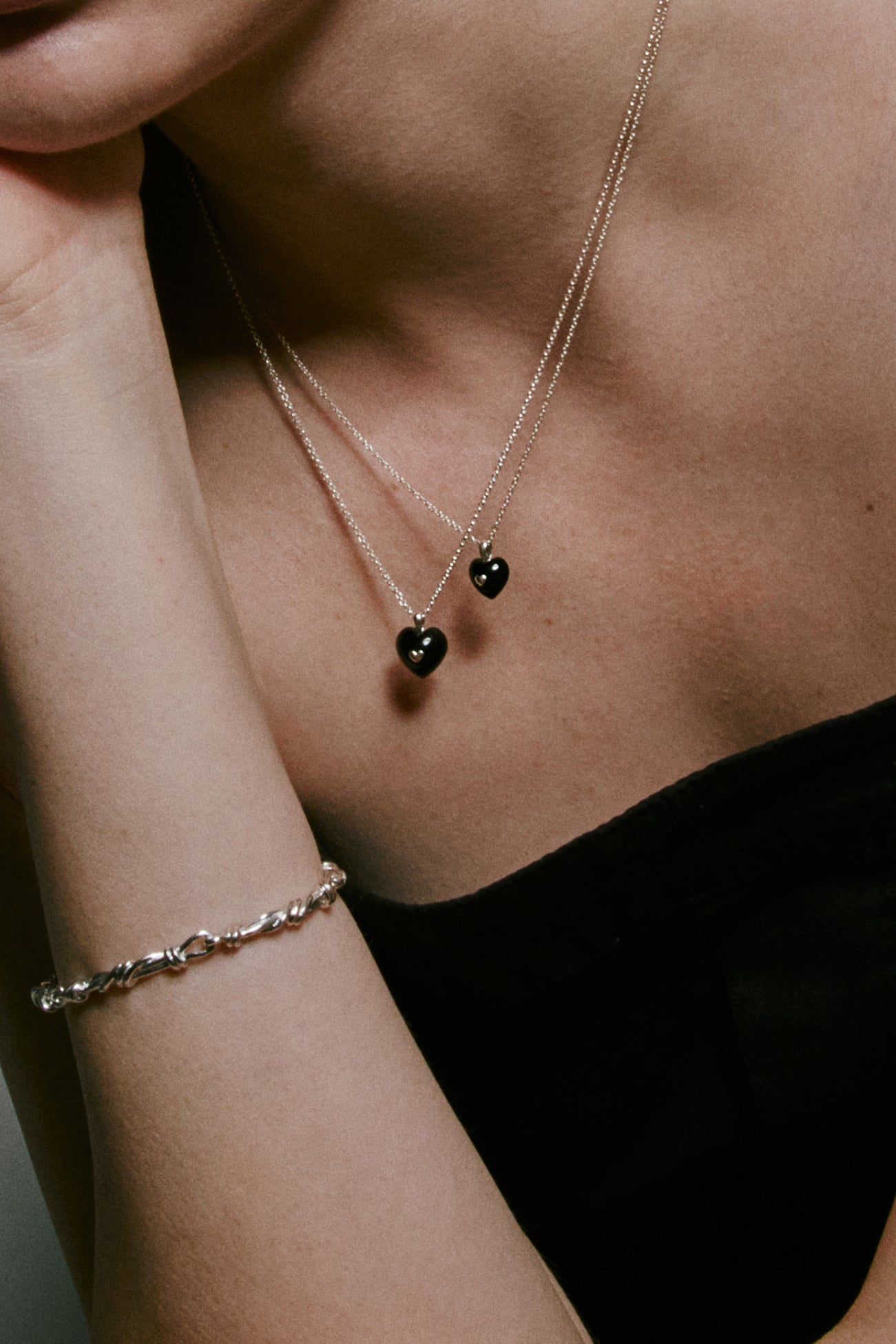 VERY VINTAGE COLLANA CON CIONDOLO PICCOLO A CUORE NERO E ARGENTO