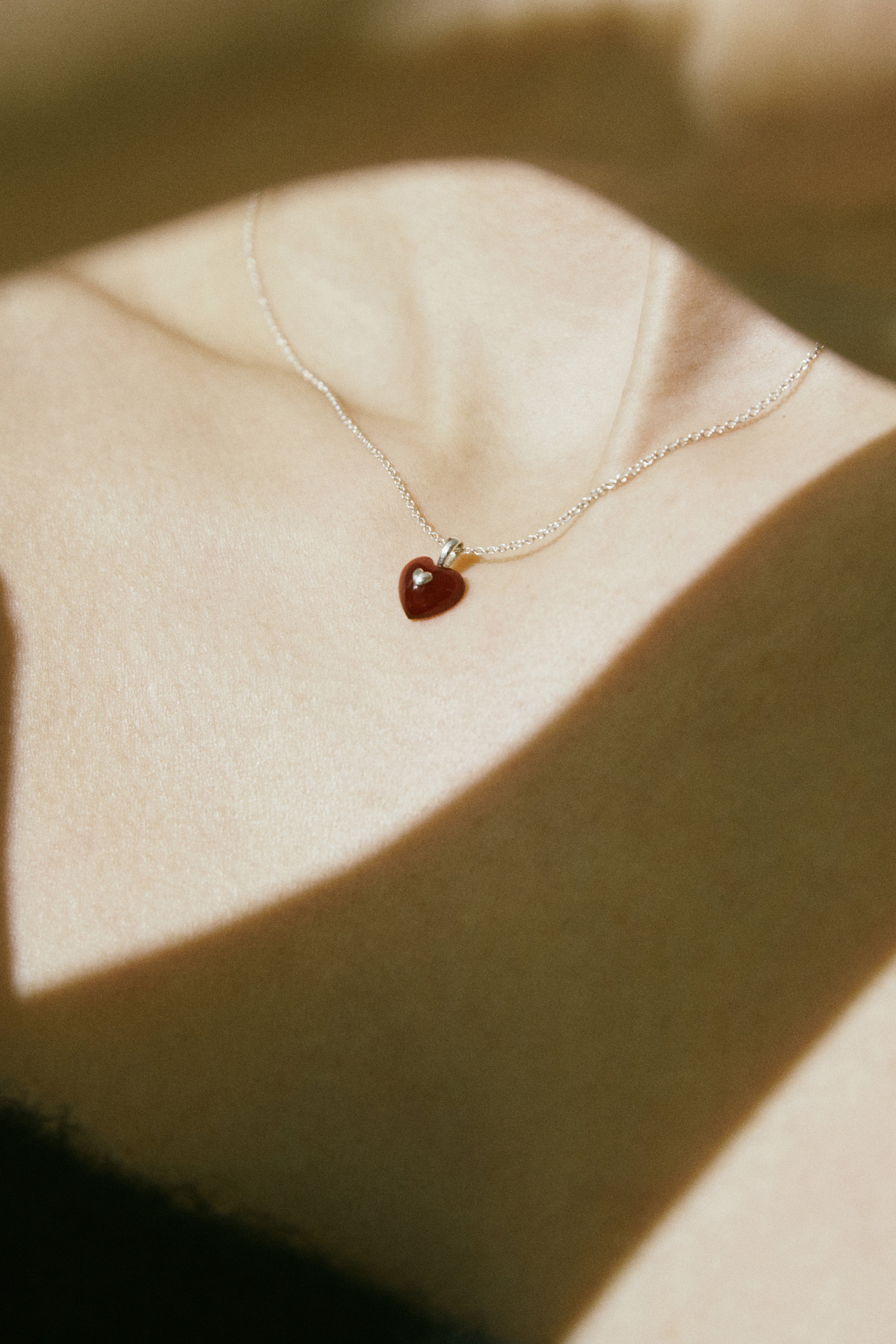 VERY VINTAGE PICCOLA COLLANA CON CIONDOLO A CUORE ROSSO E ARGENTO