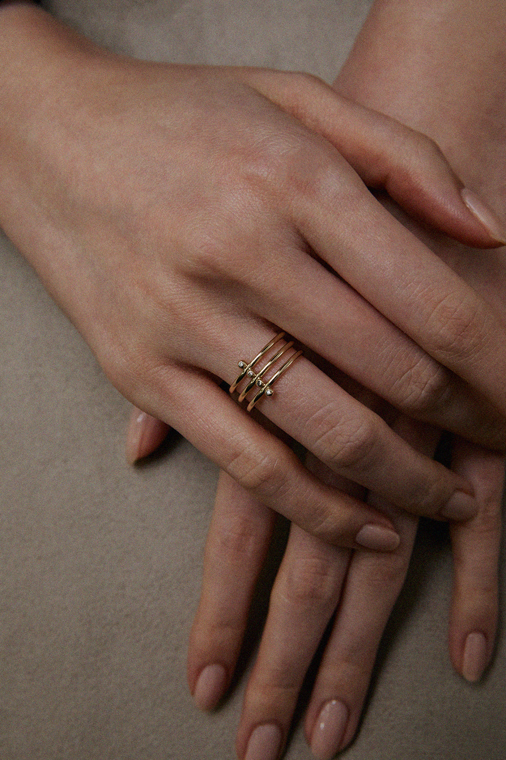 10K黄金钻石多重完美戒指