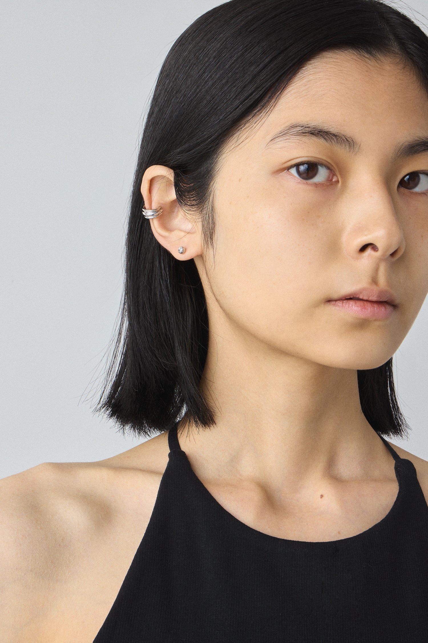 10K ホワイトゴールド フラット陶器風イヤーカフ