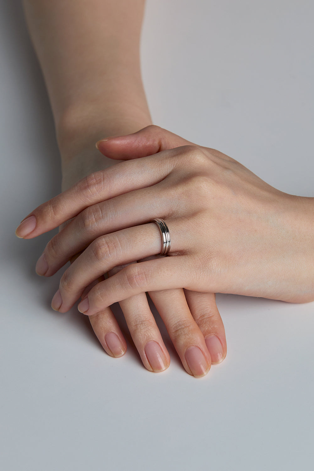 10K白金扁平陶器容器戒指