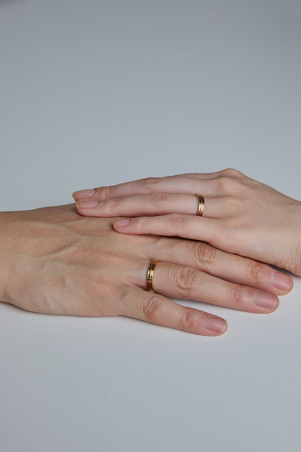 10K黄金扁平陶器容器戒指