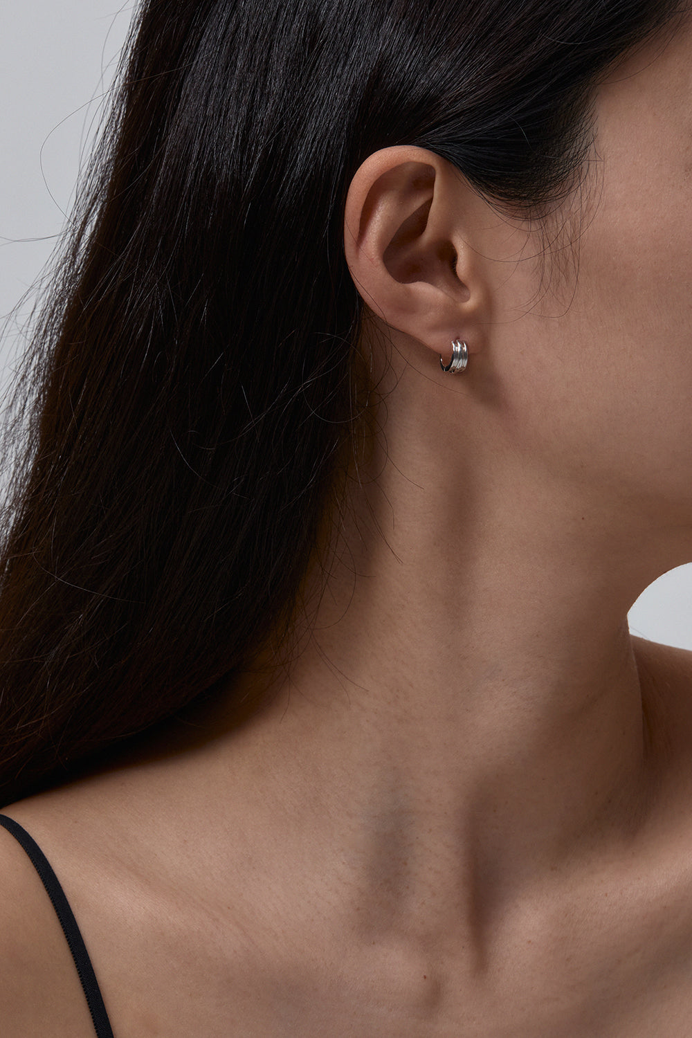 10Kホワイトゴールド プチラウンド陶器容器 ワンタッチイヤリング