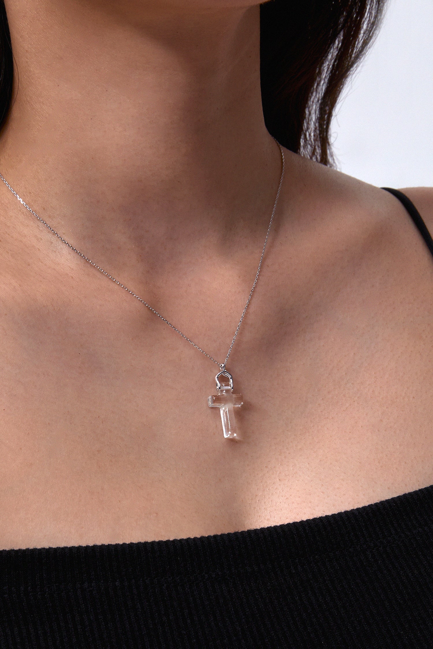 10K ホワイトゴールド ブレスド クリアクォーツ ペンダント