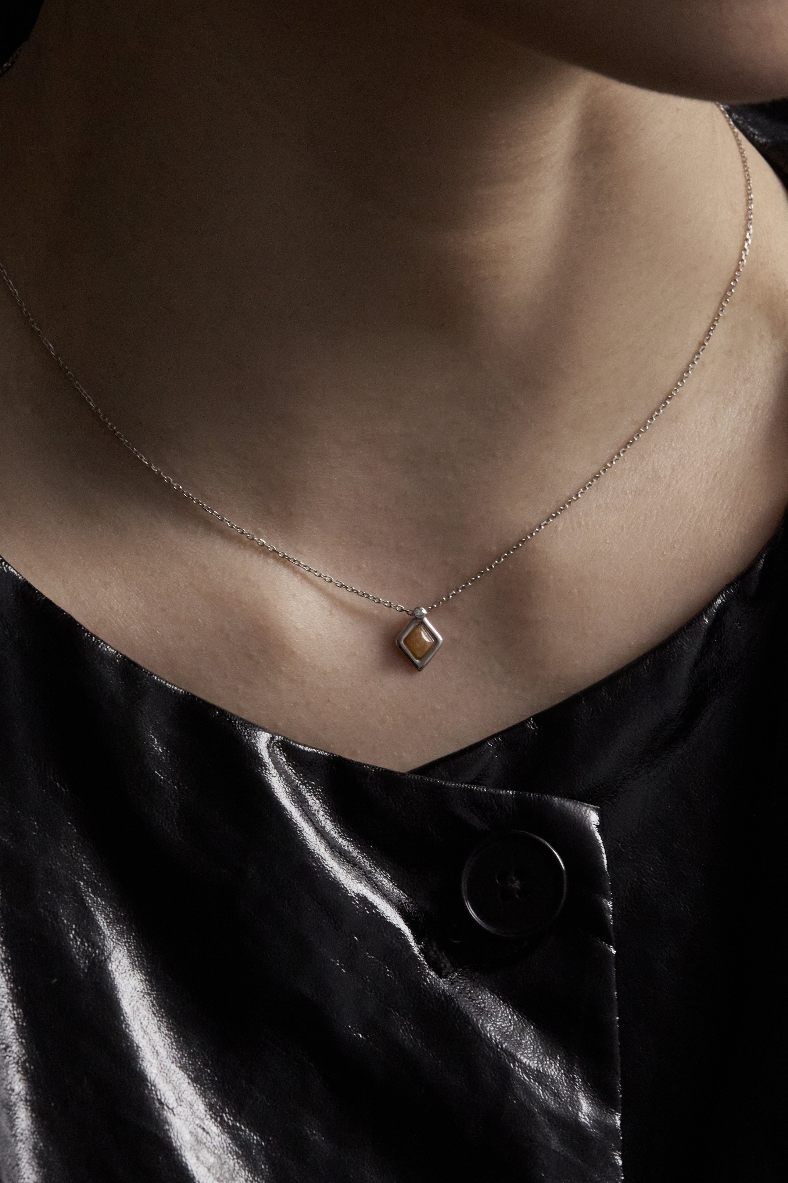 10K白金迷你永恒橙石英项链