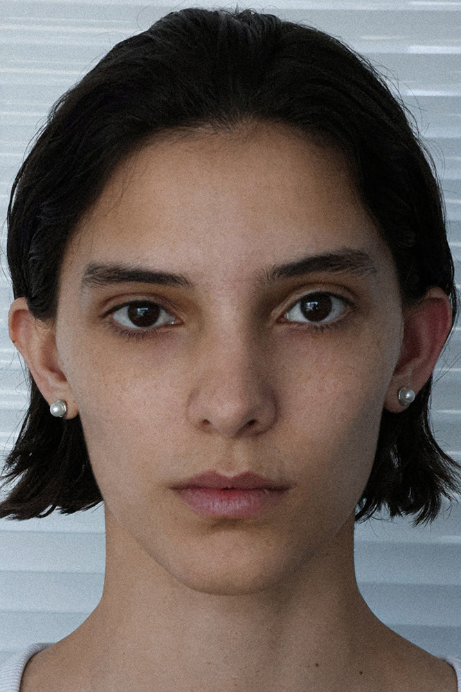 冷白色6毫米珍珠耳环