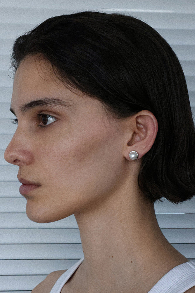 COLD WHITE 8mm パールイヤリング