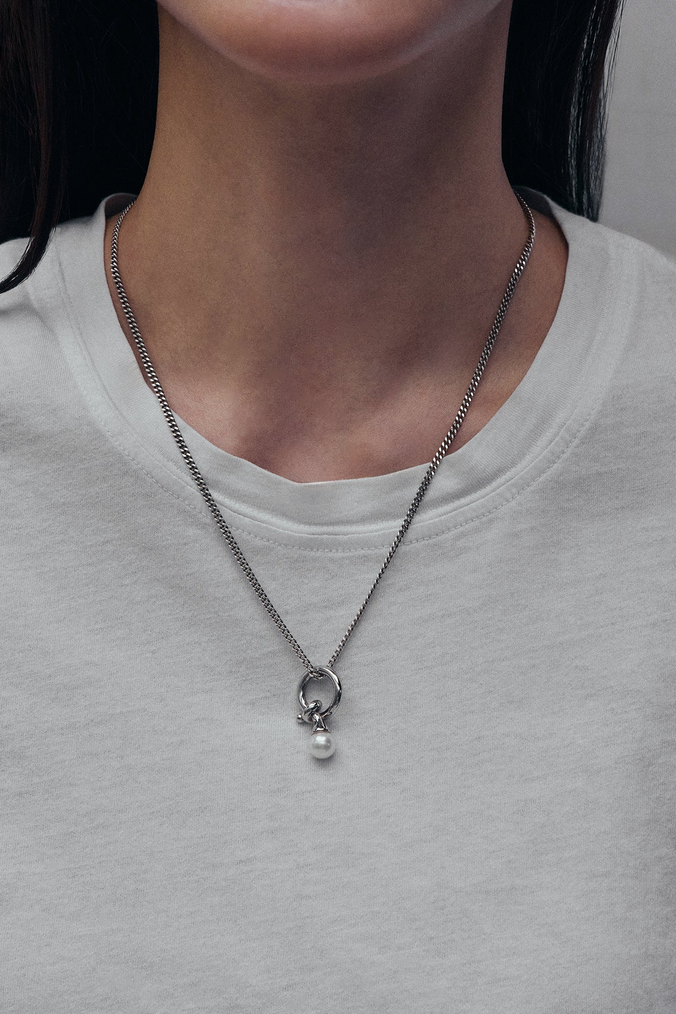 COLD WHITE PEARL SWIRL DROP NECKLACE