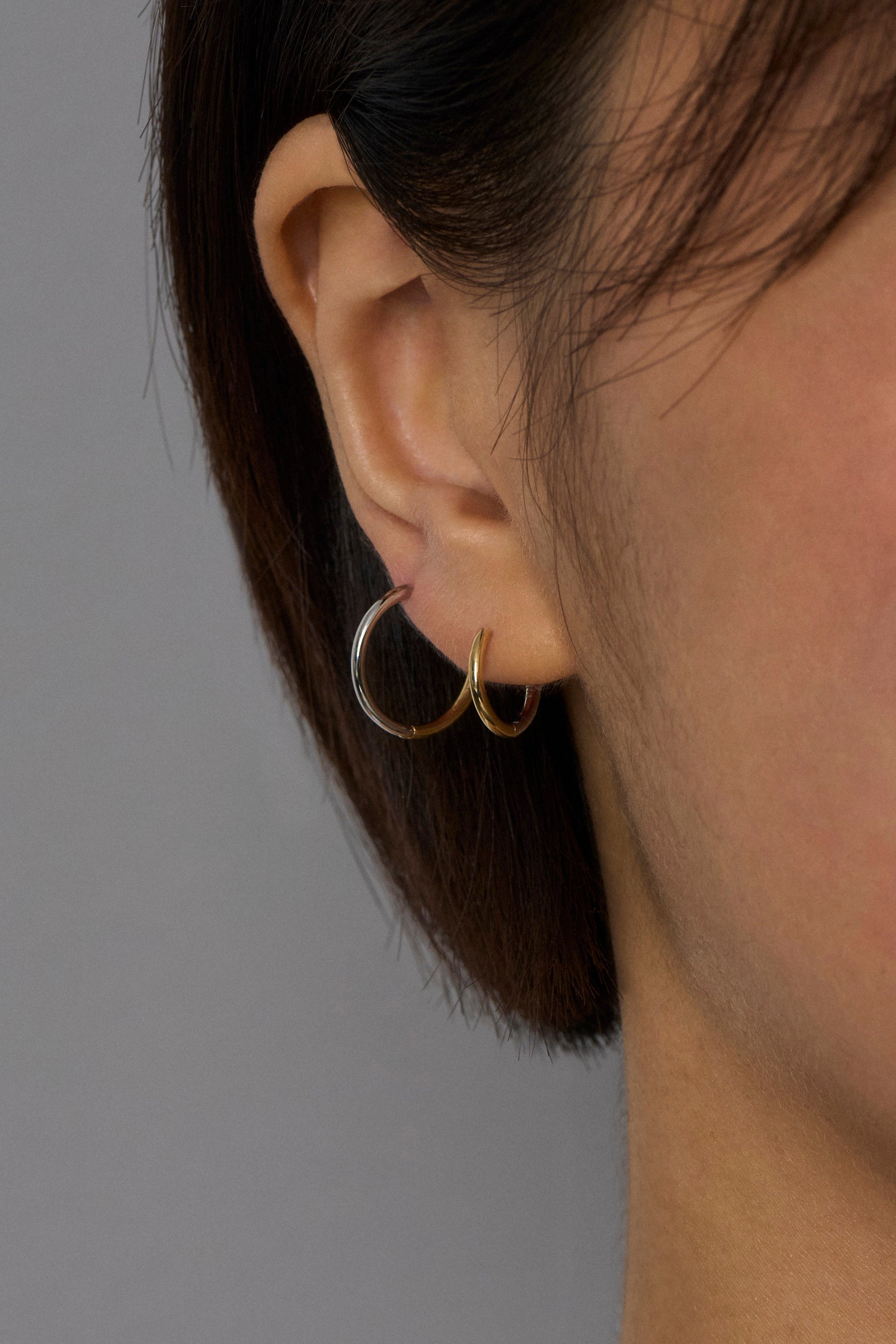 DEUX 10K BICOLOR GOLD HOOP EARRINGS LARGE
