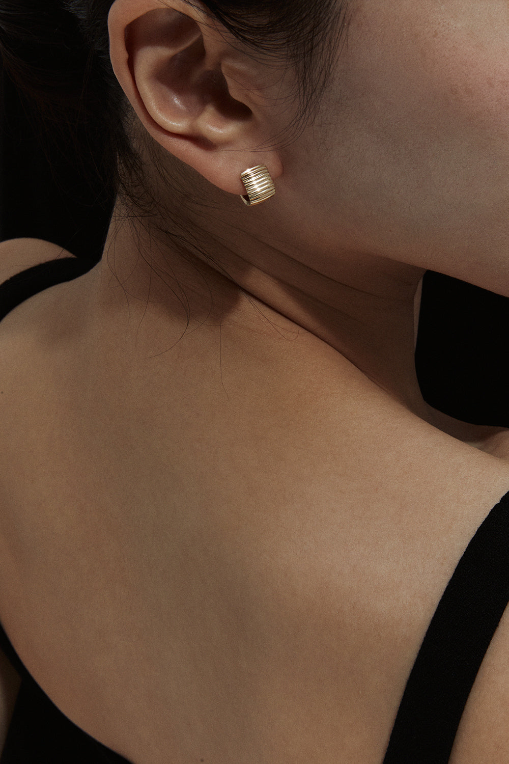 エッセンシャル リブ加工 シルエット イエローゴールド イヤリング