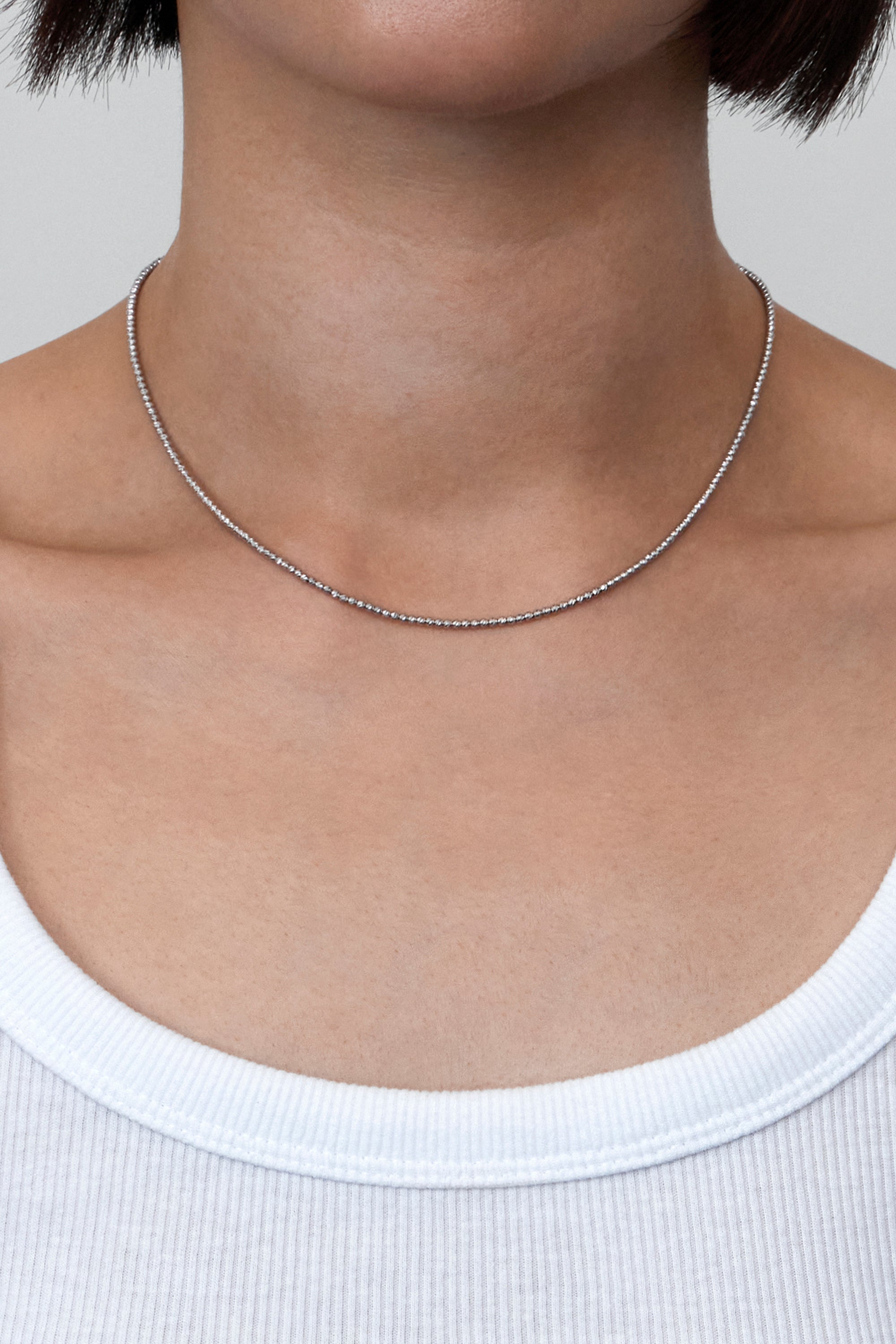 FACETED BALL CHAIN NECKLACE IN WHITE GOLD