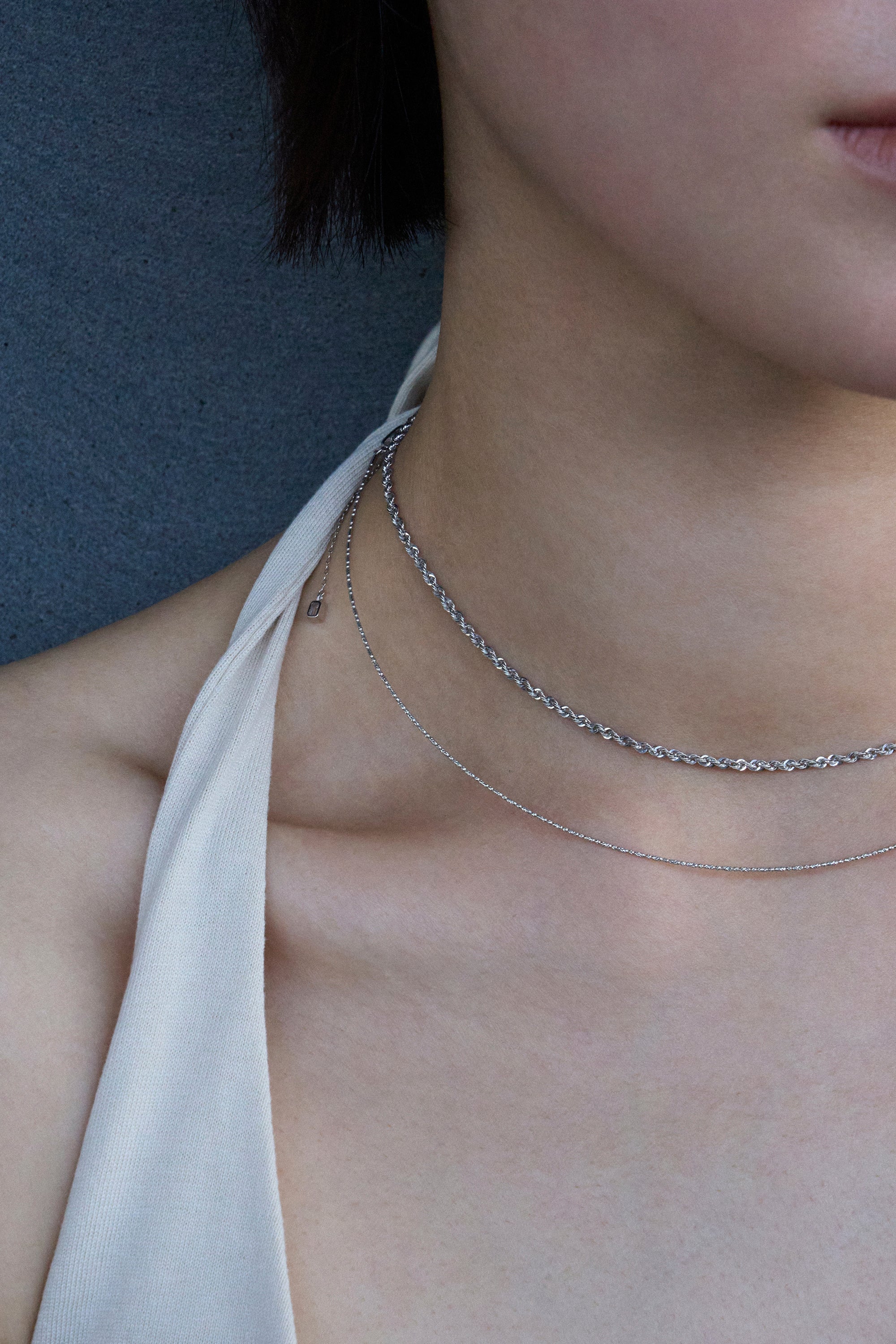 FREE LENGTH ROPE NECKLACE IN WHITE GOLD