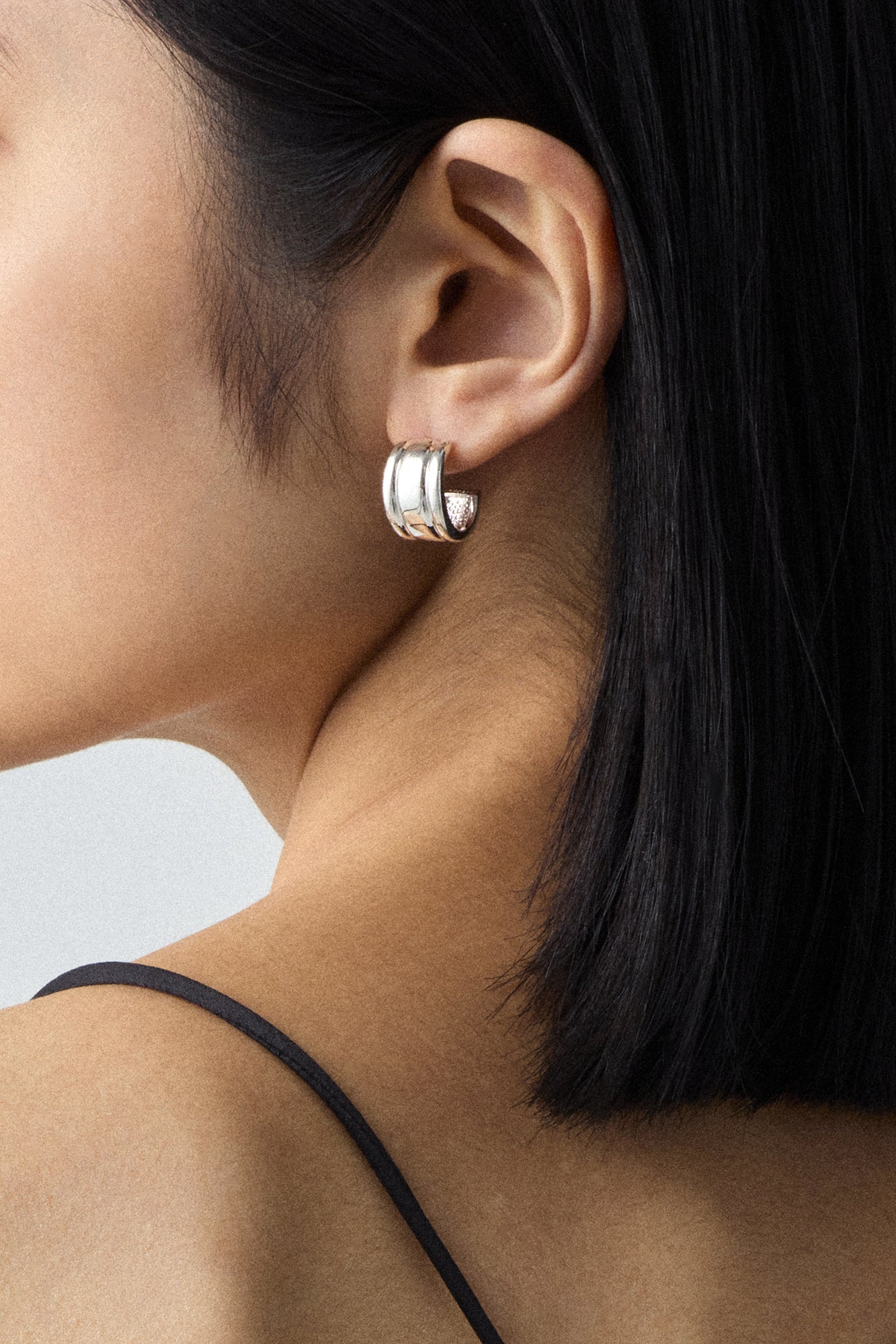 陶器の器のイヤリング