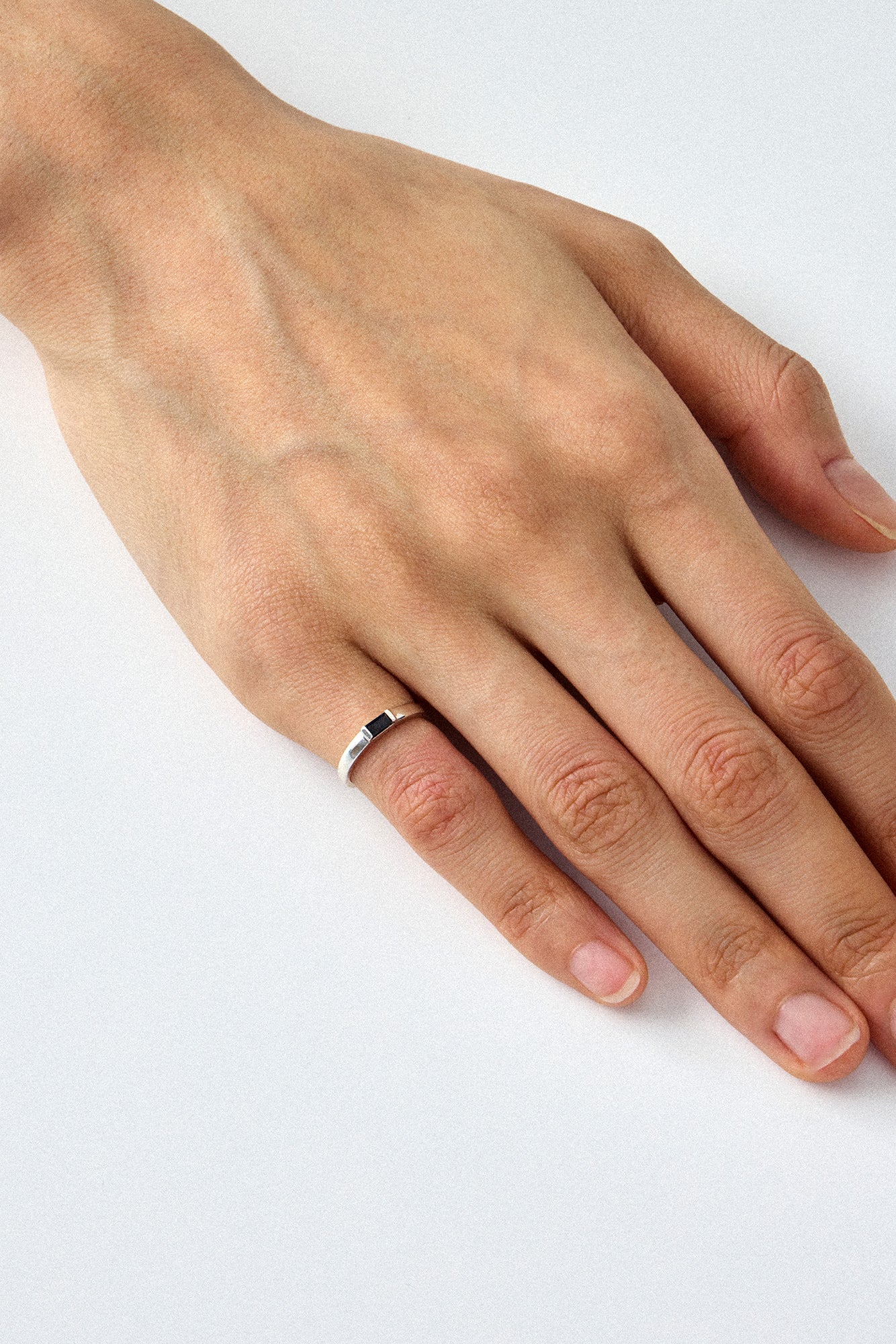 小指用蓝宝石戒指