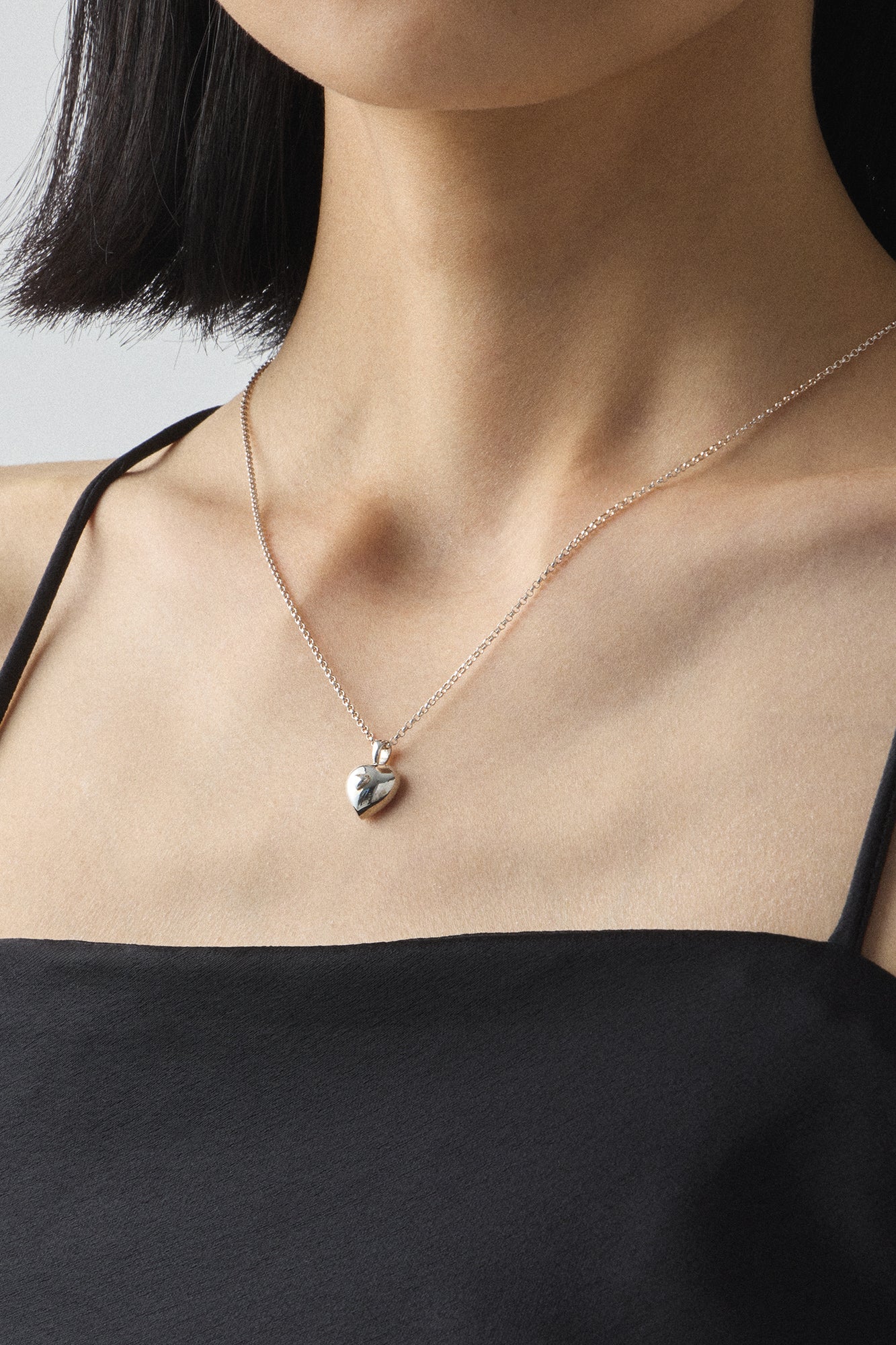 VERY VINTAGE SILVER HEART PENDANT NECKLACE