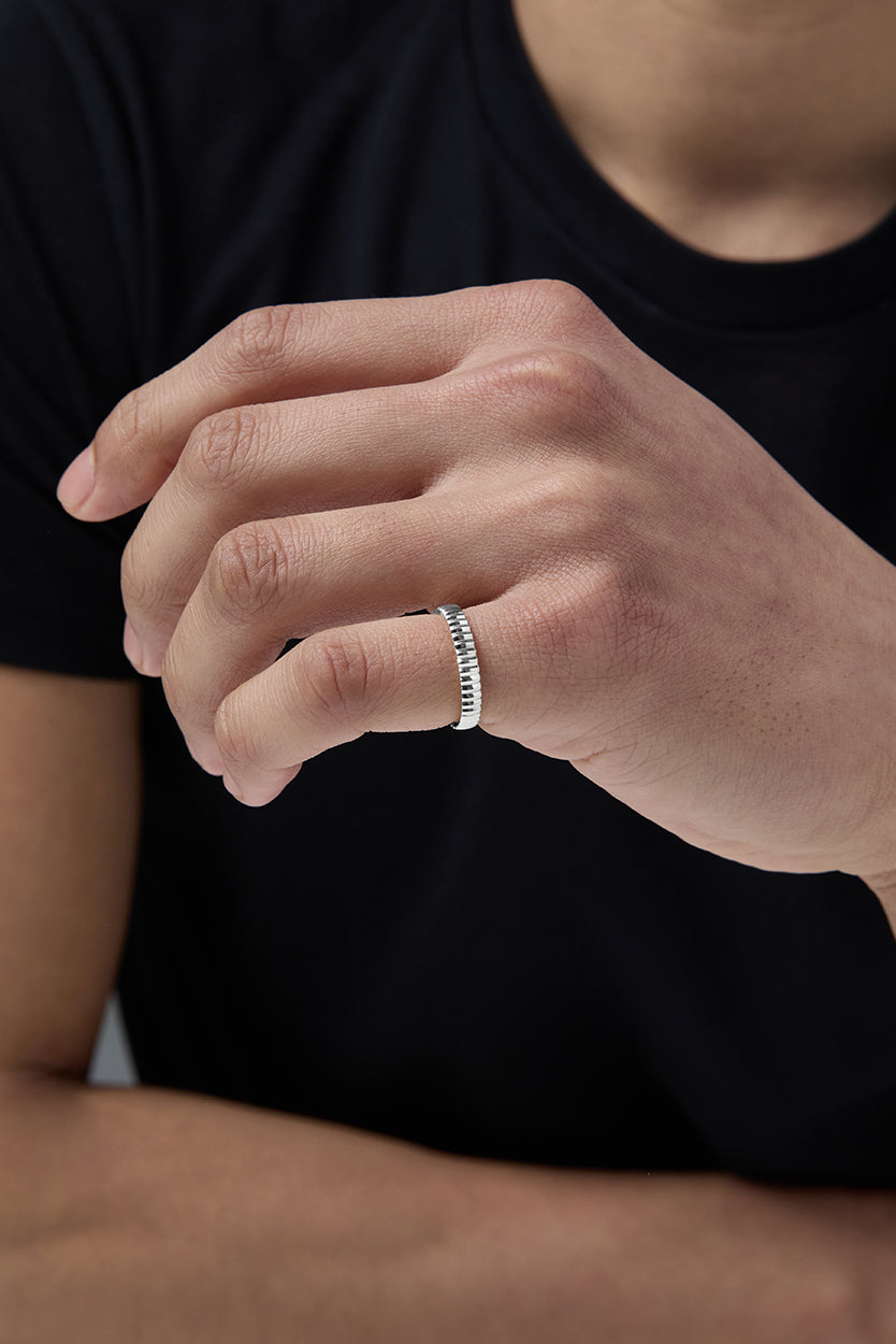 STERLING SILVER ESSENTIAL RIBBED SILHOUETTE RING